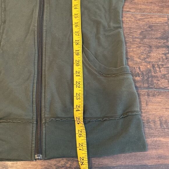 Lululemon Army Green zip up sweatshirt size 6 no size tag check pics GUC - Picture 8 of 10